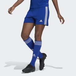 Szorty damskie adidas Squadra 21. Białe szorty damskie Adidas, bez wzorów, sportowe. Za 71.99 zł.