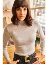 Olalook Sweter w kolorze kremowym rozmiar: onesize. Brązowe golfy damskie Olalook, bez kołnierzyka. Za 43.99 zł.