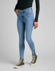 LEE SCARLETT HIGH ZIP DAMSKIE SPODNIE JEANSOWE PARTLY CLOUDY L31BERPA 112320161. Spodnie materiałowe damskie Lee, bez wzorów, z jeansu. Za 209.99 zł.