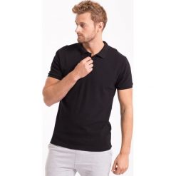 Koszulka polo męska TSM051AZ - czarny. Czarne koszulki polo męskie 4f, na jesień, m, bez wzorów, z bawełny, bez ramiączek. W wyprzedaży za 39.99 zł.
