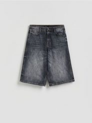 Jeansowe szorty baggy - jasnoszary. Szare szorty męskie Reserved, bez wzorów, z denimu. Za 139.99 zł.