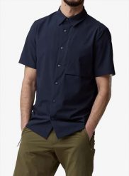 Koszula turystyczna męska Fjallraven High Coast Pack Shirt. Niebieskie koszule męskie Fjällräven, l, z aplikacjami, z materiału, bez kołnierzyka, bez ramiączek. Za 482.89 zł.