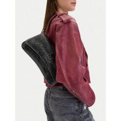 Torebka Guess Jeans. Czarne torebki klasyczne damskie Guess Jeans, z aplikacjami, z jeansu, bez dodatków. Za 229.99 zł.