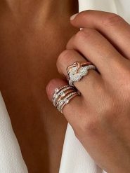 DI GIORGIO Pozłacany pierścionek z cyrkoniami rozmiar: 56. Czerwone pierścionki damskie DI GIORGIO, z cyrkonią, pozłacane. Za 230.99 zł.