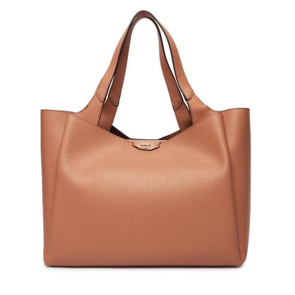 Torebka DKNY. Brązowe torebki klasyczne damskie DKNY, bez wzorów, bez dodatków. Za 749.99 zł.