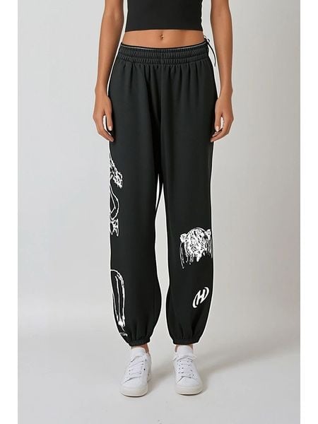 Weekday Spodnie dresowe w kolorze czarnym rozmiar: XS. Czarne spodnie dresowe damskie Weekday, xs, bez wzorów, z dresówki. Za 60.99 zł.