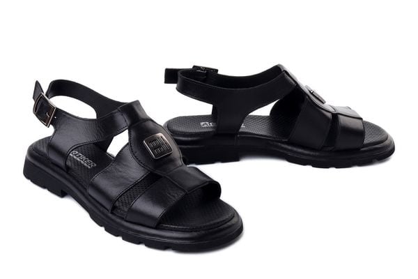 Artiker Relaks 58C2538 czarny, sandały damskie. Czarne sandały damskie Artiker Relaks, bez wzorów, bez obcasa. Za 259.90 zł.