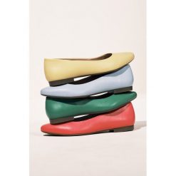 Baleriny Lasocki. Zielone baleriny damskie Lasocki, bez wzorów, bez obcasa. Za 139.99 zł.