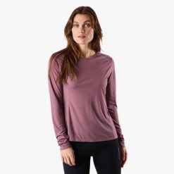 Koszulka treningowa damska Swedemount Ultra Light LS Tee szybkoschnąca. Fioletowe t-shirty damskie SWEDEMOUNT, bez wzorów, z syntetyku, bez kołnierzyka. Za 149.99 zł.