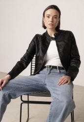 Czarna Gładka Kurtka Ramoneska o Taliowanym Kroju Tessalin. Czarne kurtki damskie Born2be, s, bez wzorów, z jeansu, bez kaptura. Za 109.99 zł.