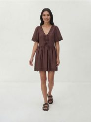 Sukienka z dodatkiem lnu - brązowy. Brązowe sukienki damskie Reserved, l, bez wzorów, z wiskozy, bez kołnierzyka, bez ramiączek, rozkloszowane. Za 159.99 zł.
