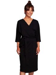 Be Wear Sukienka w kolorze czarnym rozmiar: L. Czarne sukienki damskie Be Wear, l, bez wzorów, bez kołnierzyka, bez ramiączek, midi, kopertowe. Za 211.31 zł.
