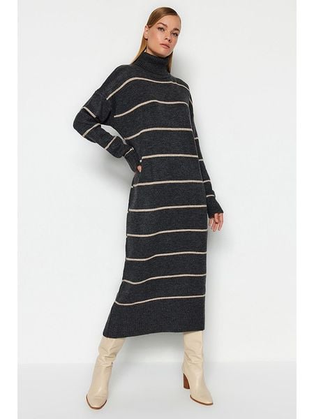 Trendyol Sukienka w kolorze antracytowo-beżowym rozmiar: M. Brązowe sukienki damskie Trendyol, m, bez wzorów, ze splotem, bez kołnierzyka, bez ramiączek, maxi. Za 82.83 zł.