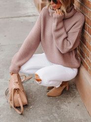 LA Angels Sweter w kolorze jasnoróżowym rozmiar: XL. Różowe swetry klasyczne damskie LA Angels, xl, bez kołnierzyka. Za 165.99 zł.