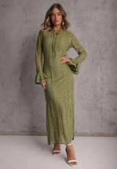 Zielona Taliowana Sukienka z Koronki Zdobiona Wiązaniem przy Szyi Terienna. Zielone sukienki damskie Renee, na imprezę, na lato, l, z aplikacjami, z koronki, bez kołnierzyka, bez ramiączek, maxi, oversize. Za 169.99 zł.