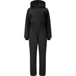 Whistler Kombinezon Louretta W Outdoor W-PRO 15000 – 100% poliester, czarny. Czarne kombinezony damskie WHISTLER, bez wzorów, z poliesteru, bez kołnierzyka, bez ramiączek. Za 517.00 zł.