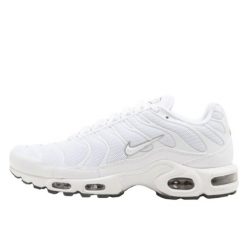 Buty do chodzenia damskie Nike Air Max Plus. Białe obuwie do biegania damskie Nike, nike air max. Za 1,095.97 zł.