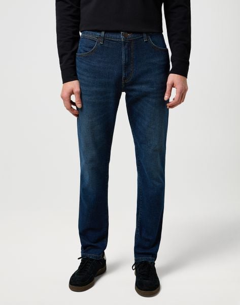 MESKIE SPODNIE JEANSOWE WRANGLER LARSTON OBSIDIAN 112371372. Spodnie materiałowe męskie Wrangler, bez wzorów, z jeansu. Za 219.99 zł.