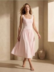 Klasyczna sukienka midi na ramiączkach z wiskozą - różowy. Czerwone sukienki damskie Sinsay, l, bez wzorów, z wiskozy, klasyczne, bez kołnierzyka, bez ramiączek, midi. Za 59.99 zł.