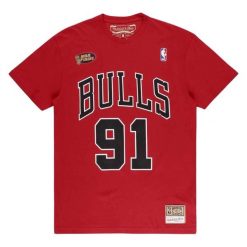Koszulka Chicago Bulls. Czerwone bluzki damskie Mitchell & Ness, bez wzorów, bez kołnierzyka. Za 253.00 zł.