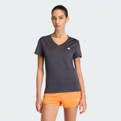Koszulka Workout Essentials V-Neck. Białe bluzki sportowe damskie Adidas, xl, z dzianiny, bez kołnierzyka, bez ramiączek. Za 109.00 zł.