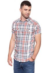 KOSZULA MĘSKA KRÓTKI RĘKAW WRANGLER SS WESTERN SHIRT GLOW ORANGE W5A246D48 112129999. Pomarańczowe koszule męskie Wrangler, m, bez wzorów, bez kołnierzyka, bez ramiączek. W wyprzedaży za 59.99 zł.