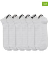 Skechers Skarpety sportowe (8 par) w kolorze białym rozmiar: 43-46. Białe skarpetki męskie Skechers, bez wzorów, z materiału. Za 57.33 zł.