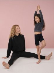 Sportowe legginsy z podklejonym pasem Active - czarny. Czarne legginsy sportowe damskie Sinsay, l, bez wzorów. Za 39.99 zł.