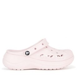 Klapki Crocs. Czerwone klapki damskie Crocs, bez wzorów, bez obcasa. Za 249.99 zł.