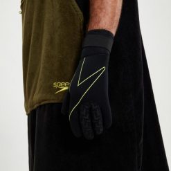 Rękawiczki do wody Speedo OW SWIM GLOVE AU. Czarne rękawiczki damskie Speedo, bez wzorów. Za 172.43 zł.