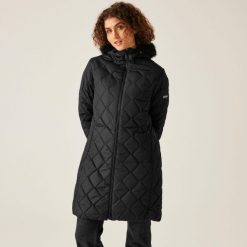 Parka damska Regatta Fritha III. Czarne parki damskie Regatta, bez wzorów, z puchu. W wyprzedaży za 179.99 zł.