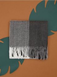 Szalik - wielobarwny. Szaliki i kominy damskie Sinsay, bez wzorów, z materiału. Za 29.99 zł.