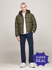 TOMMY JEANS Kurtka zimowa w kolorze khaki rozmiar: 3XL. Brązowe kurtki męskie Tommy Jeans, na zimę, xl, bez wzorów, z jeansu, bez kaptura. Za 364.56 zł.