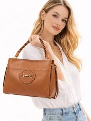 Florence Bags Skórzana torebka "Hoppo" w kolorze jasnobrązowym - 32 x 26 x 11 cm rozmiar: onesize. Brązowe torebki klasyczne damskie Florence Bags, bez wzorów, z materiału, bez dodatków. Za 382.99 zł.