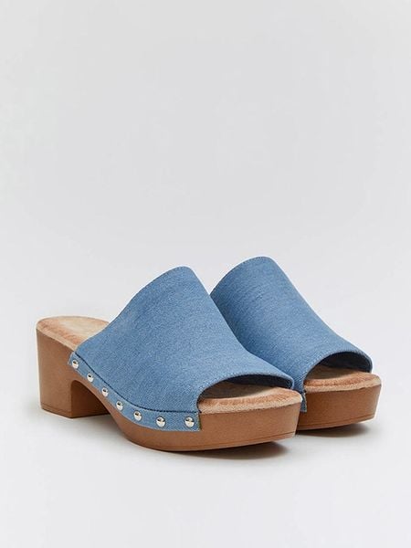 Bellucci Klapki w kolorze niebieskim rozmiar: 38. Niebieskie klapki damskie Bellucci, bez wzorów, bez obcasa. Za 136.13 zł.