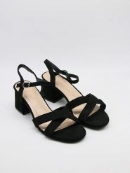 Bellucci Sandały w kolorze czarnym na obcasie rozmiar: 37. Czarne sandały damskie Bellucci, bez wzorów, bez obcasa, na koturnie. Za 86.99 zł.