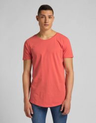 MĘSKI T-SHIRT LEE ELONGATED TEE WASHED RED L62JEPQM 112114659. Czerwone t-shirty męskie Lee, l, bez wzorów, bez kołnierzyka. Za 69.99 zł.