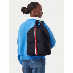 Plecak Tommy Hilfiger. Niebieskie plecaki damskie Tommy Hilfiger, bez wzorów. Za 489.99 zł.