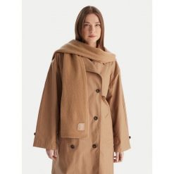 Szalik Calvin Klein. Brązowe szaliki i kominy damskie CALVIN KLEIN, bez wzorów. Za 599.99 zł.