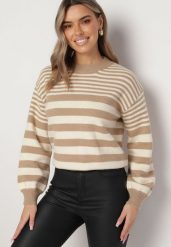 Beżowy Sweter w Paski z Okrągłym Dekoltem Hussa. Brązowe swetry klasyczne damskie Born2be, z dzianiny, bez kołnierzyka. Za 129.99 zł.