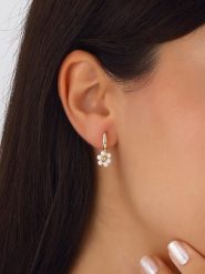 Luja Bijoux Pozłacane kolczyki z perłami rozmiar: onesize. Żółte kolczyki damskie Luja Bijoux, z perłą, pozłacane. Za 48.39 zł.