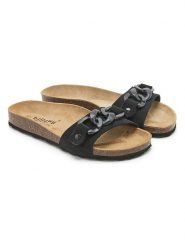 Billowy Skórzane klapki w kolorze czarnym rozmiar: 38. Czarne klapki damskie Billowy, z aplikacjami, bez obcasa. Za 114.44 zł.