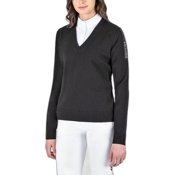 Damski sweter v-neck Equiline Cinoc. Czarne swetry klasyczne damskie EQODE BY EQUILINE, na zimę, bez kołnierzyka. W wyprzedaży za 522.50 zł.