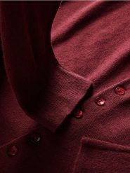 Sweter polo - ciemnofioletowy. Fioletowe swetry klasyczne damskie Reserved, l, z dzianiny, bez kołnierzyka. W wyprzedaży za 79.99 zł.