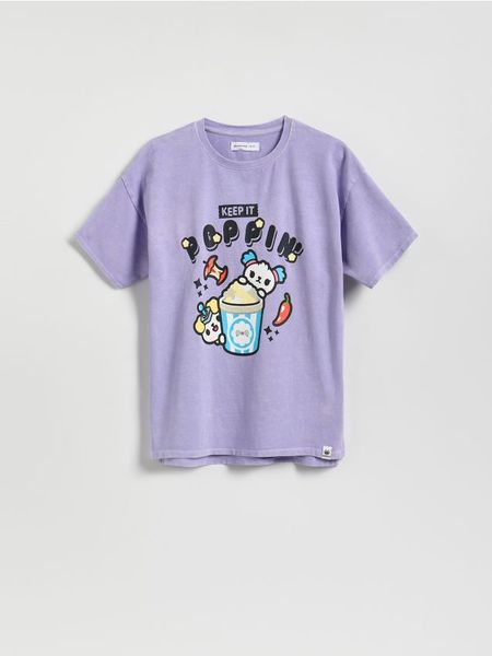 T-shirt z nadrukiem Toca Boca - lawendowy. Fioletowe koszulki dziewczęce Reserved, bez wzorów, z bawełny, bez ramiączek. W wyprzedaży za 35.99 zł.