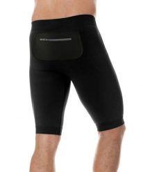 Spodnie do biegania 1/2 z czarną kieszenią męskie Brubeck RUNNING FORCE. Czarne szorty męskie Brubeck, bez wzorów, z dzianiny. Za 124.99 zł.