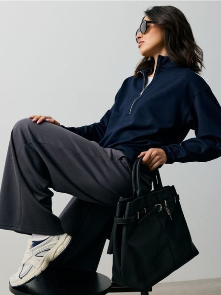 Bluza half-zip z wiskozą - granatowy. Niebieskie bluzy bez kaptura damskie Sinsay, l, z wiskozy. Za 59.99 zł.