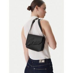 Torebka Guess. Czarne torebki klasyczne damskie Guess, z aplikacjami, bez dodatków. Za 544.99 zł.