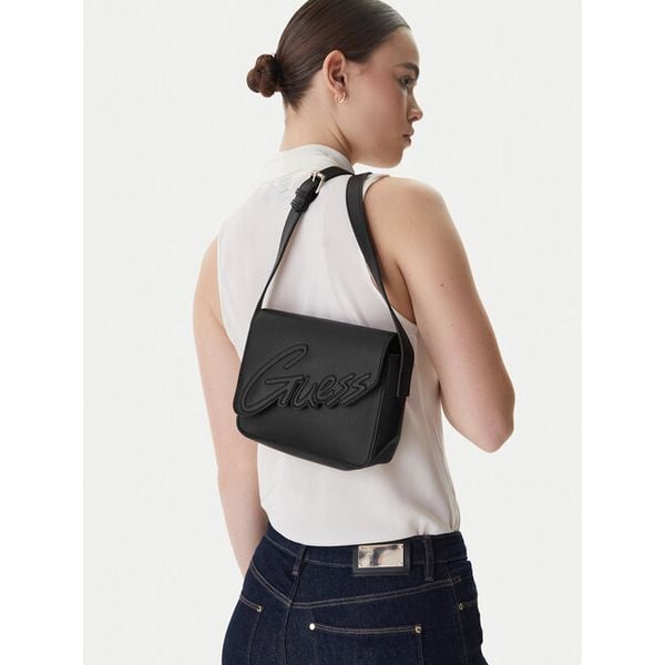 Torebka Guess. Czarne torebki klasyczne damskie Guess, z aplikacjami, bez dodatków. Za 544.99 zł.