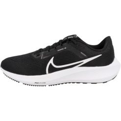Buty do biegania męskie Nike Pegasus 40. Czarne obuwie do biegania damskie Nike. W wyprzedaży za 519.85 zł.